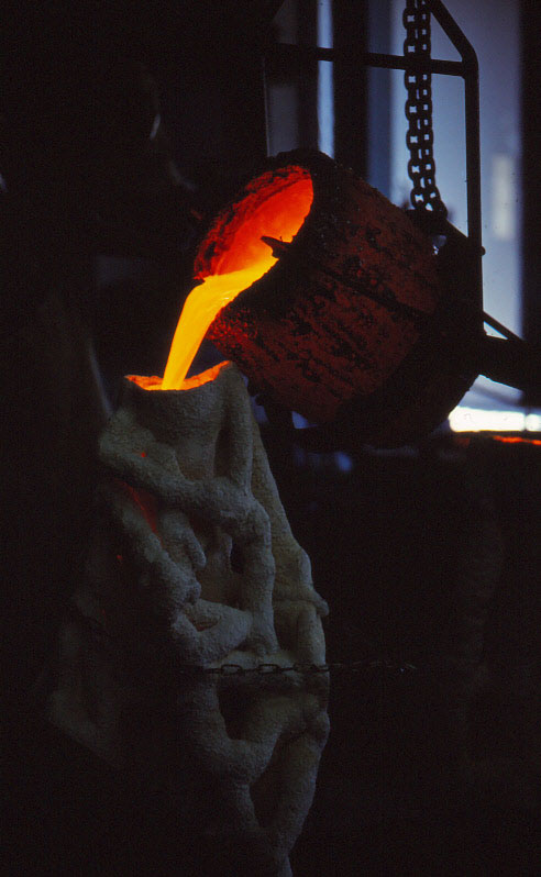 Pouring bronze